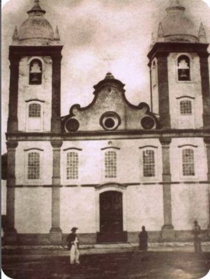 Em 1864: nesta época já era Igreja Matriz mas bem diferente a Catedral que conhecemos hoje